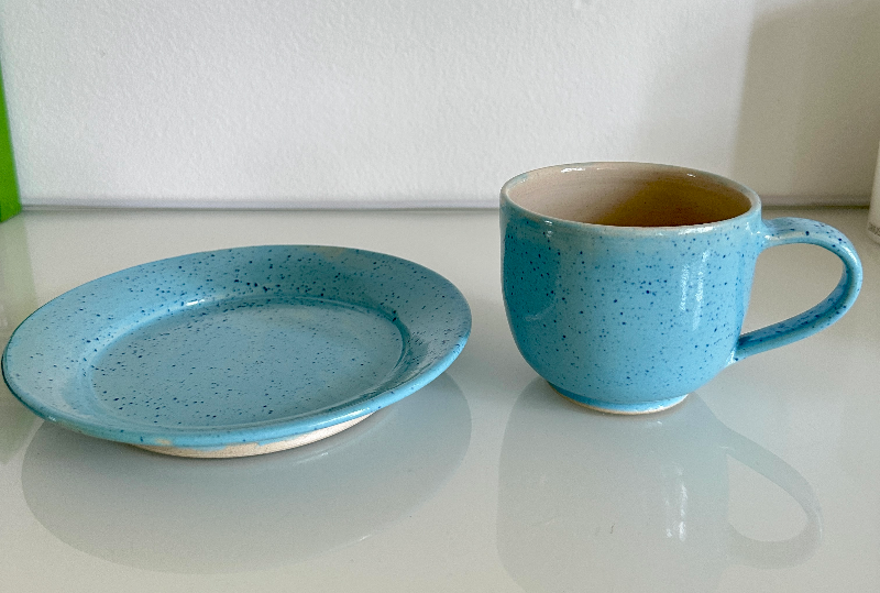 Morgenmadssæt i blå med prikker