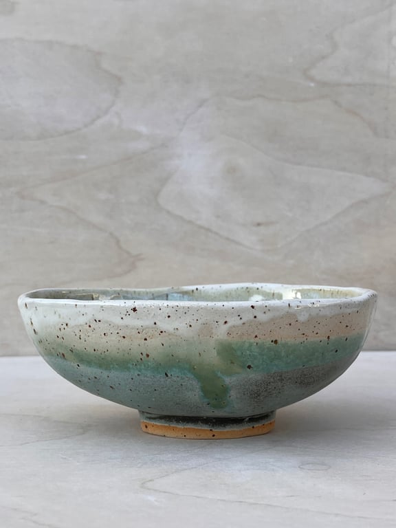 Grøn påskeæg. H: 6,5. L: 16 cm