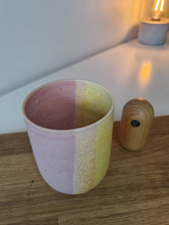 Lyserød/gul potte  billede 2