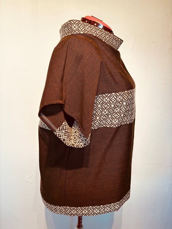 Brun Trine-bluse med korte ærmer billede 4