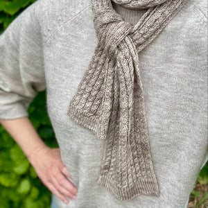 Ibi Scarf strikkeopskrift – produktbillede