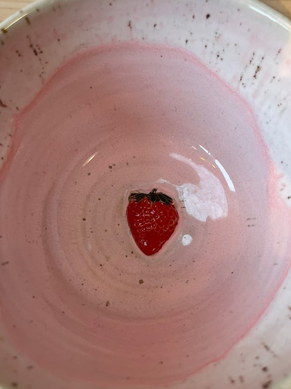 Skål med jordbær. D: 12,5 H: 6 cm billede 4