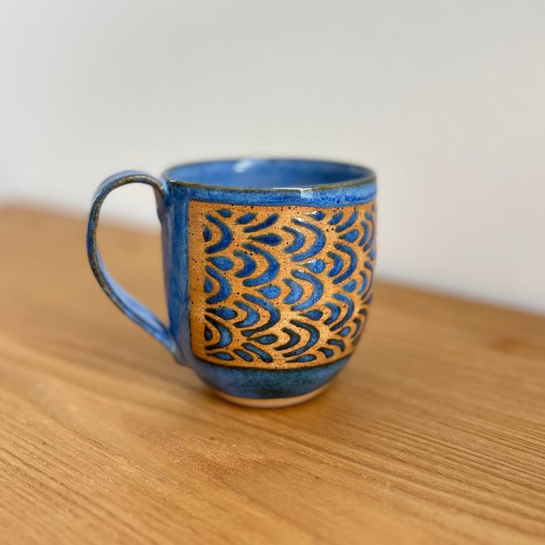Blå mønstret kop billede 2