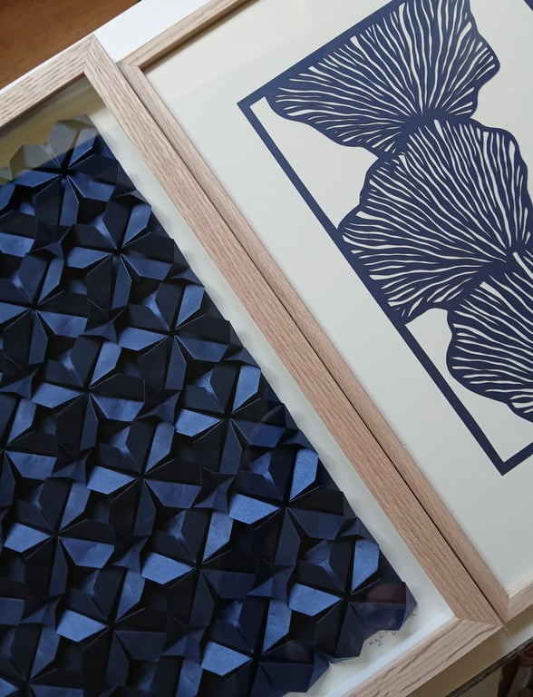 A3 papercut, Marineblå, indrammet  (3)