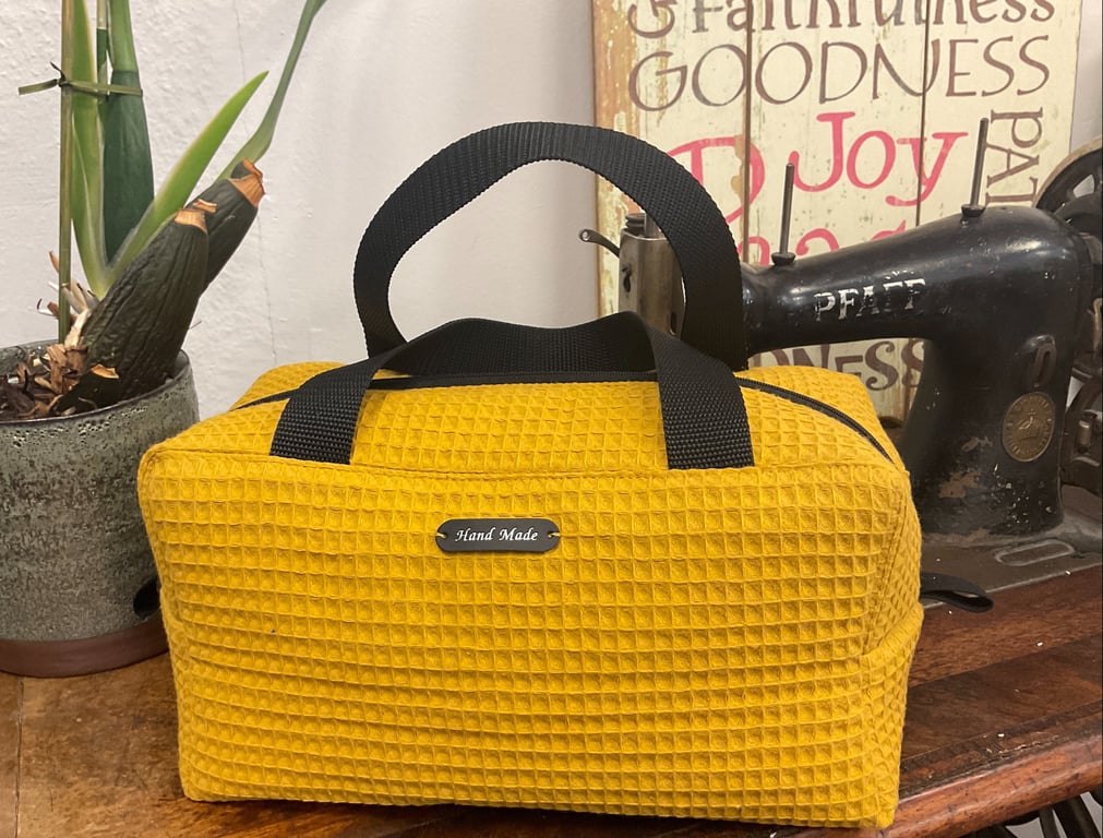 Toilet taske med hanke, stor model 2023 (med fransk søm)