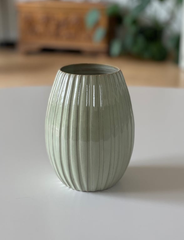 Vase m. riller, pebermynte - 16 cm