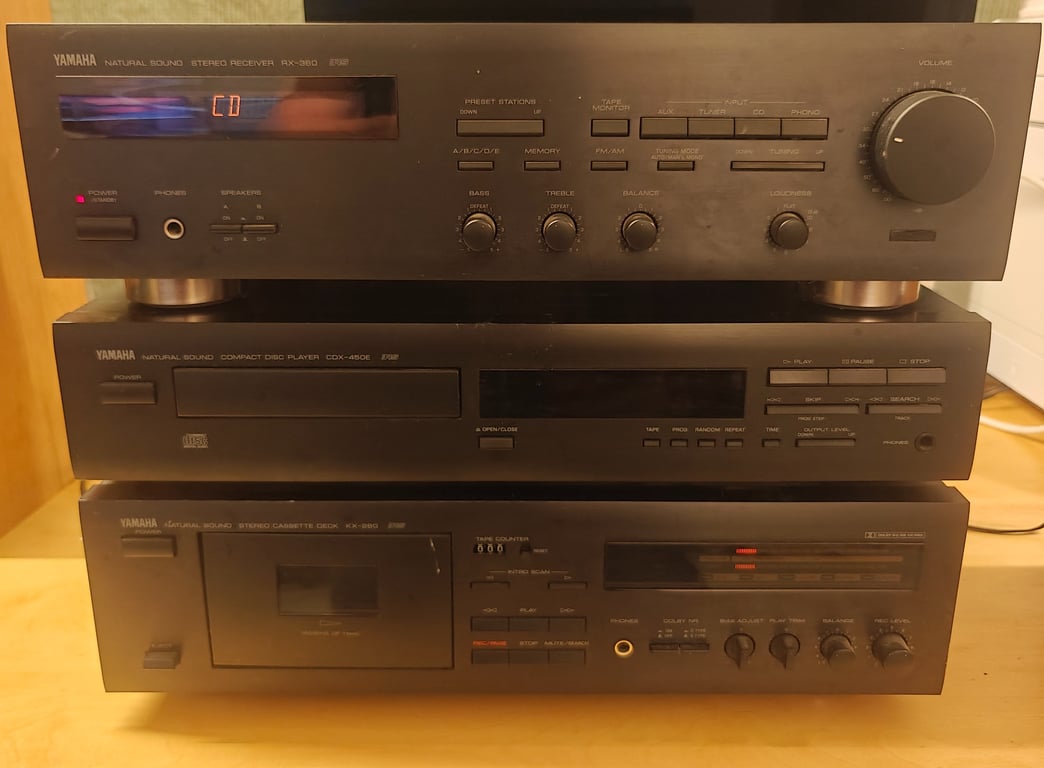 Yamaha RX-360   KX-260   CDX-450E – komplet stereoanlæg (CD-display defekt)