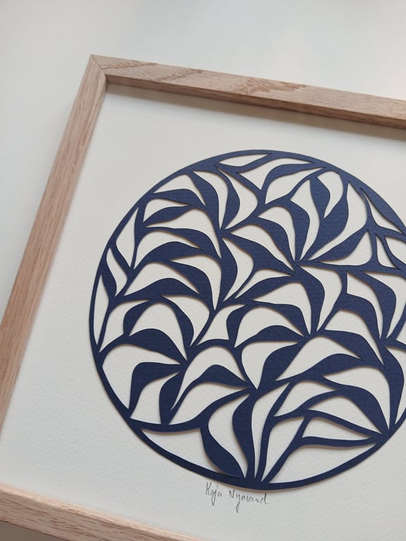 20x20cm papercut, Marineblå, indrammet  (2)