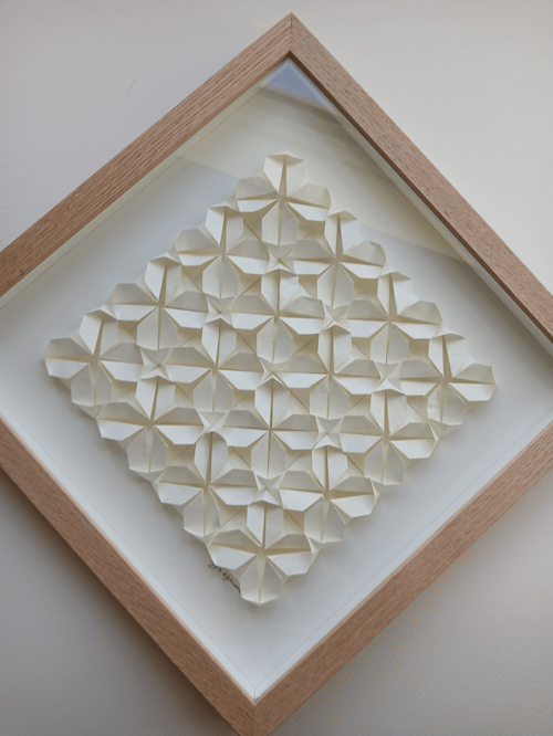 30x30 foldet papirværk, naturhvid, indrammet