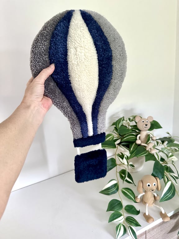 Tuftet luftballon - Håndlavet vægkunst i 100% uld.