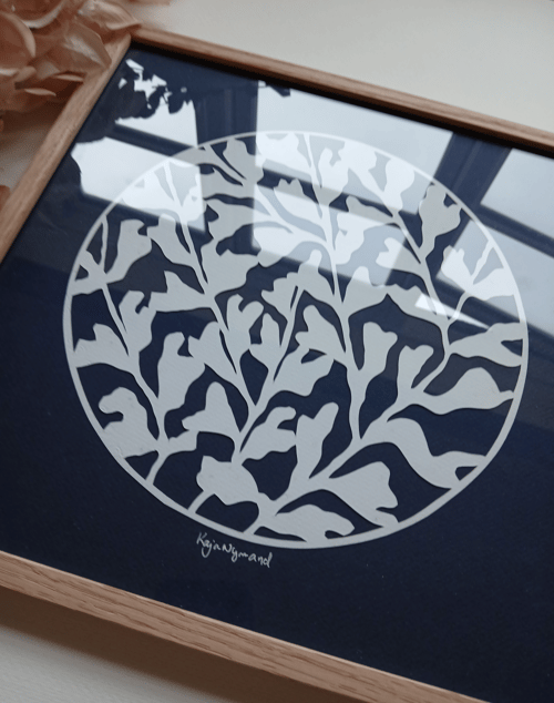 30x30cm papercut, hvid, blå, Indrammet (2)
