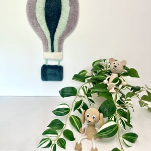 Tuftet luftballon- Håndlavet vægkunst i 100% uld. – produktbillede