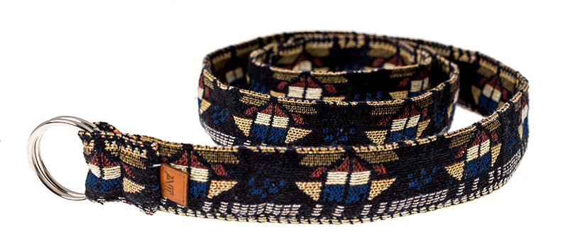 Bælte i skønt farvedesign med dobbelt-ring spænde