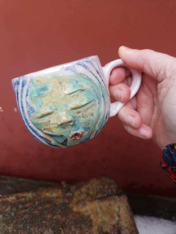 Syngende malerisk ansigtskop med hank billede 2