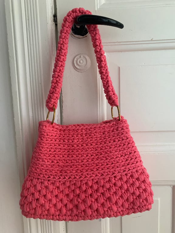 PINK hæklet taske i model IRIS med 2 remme. billede 2