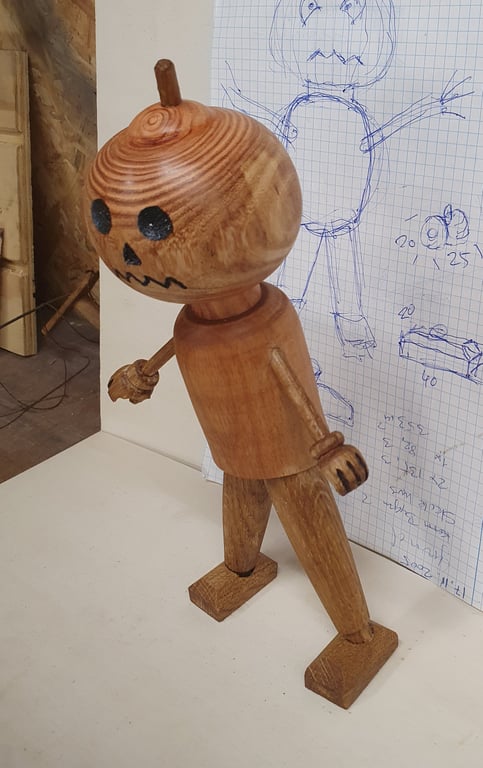 Græskarhoved Jack i genbrugstræ. 25 cm høj. Anderledes bordpynt. billede 3