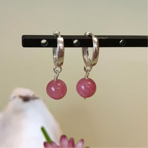 Hyben-blomst øreringe – produktbillede