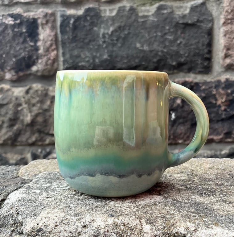 Hånddrejet kop med hank billede 2