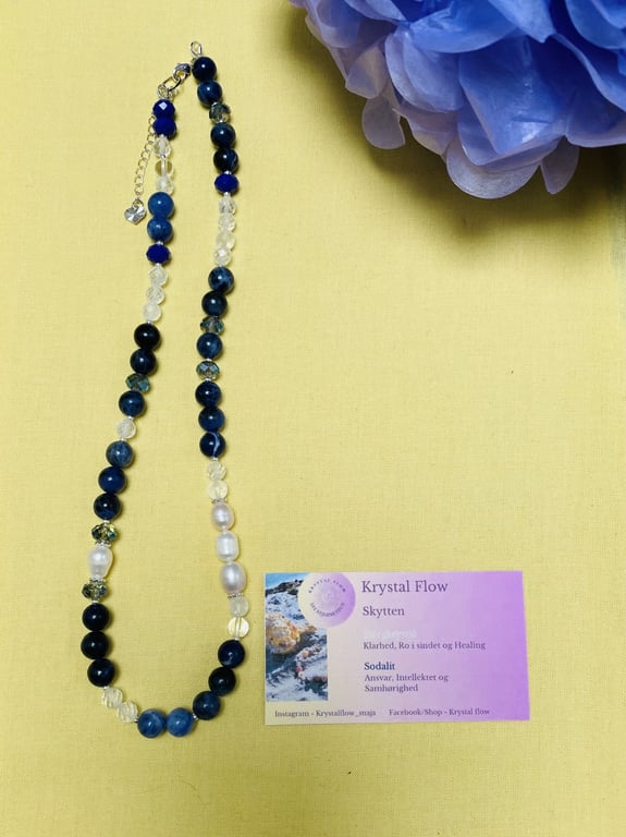 Bjergkrystal og Sodalit halskæde
