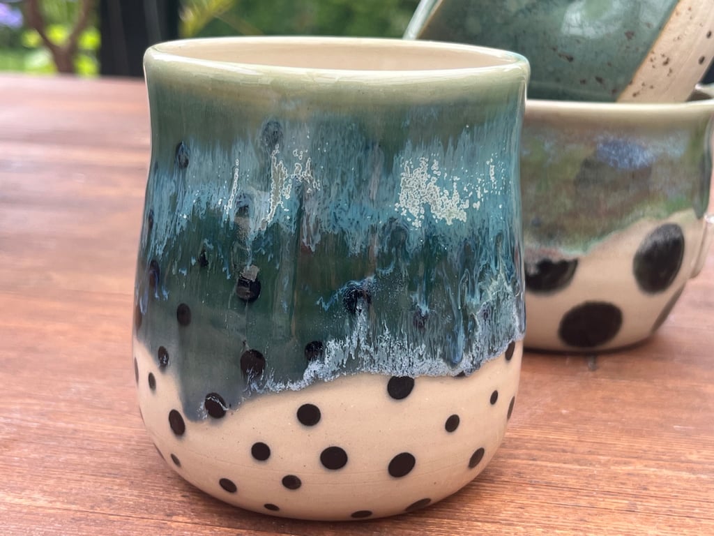 Unika krus med små prikker