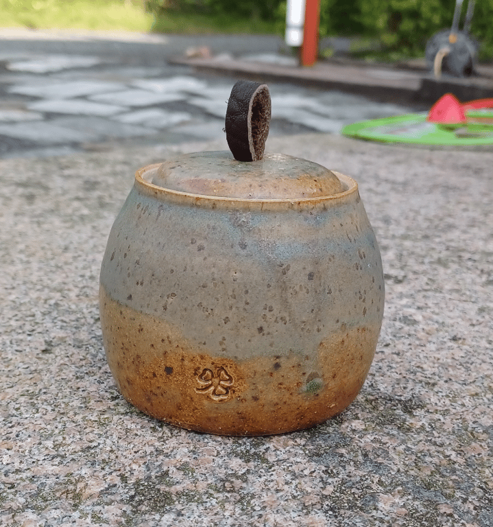 FARVE-EKSEMPLER PÅ FARVEN SOLO