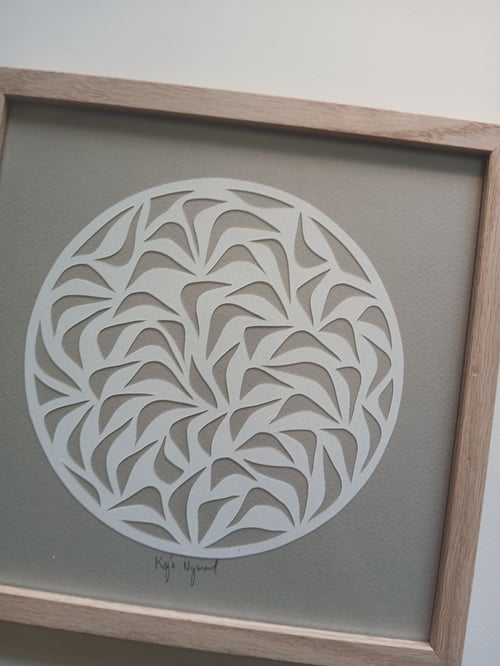 20x20cm papercut, beigegrå, Indrammet 