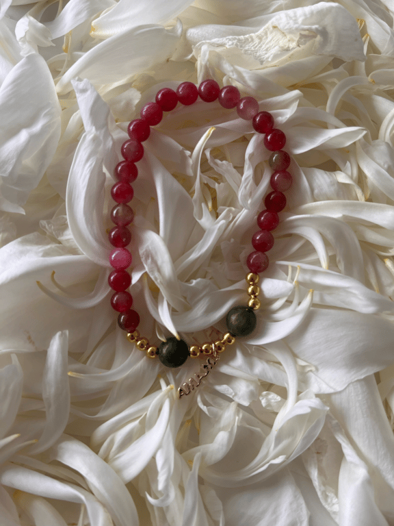 Armbånd i jade sten og agater, med et vedhæng "Mama" billede 6