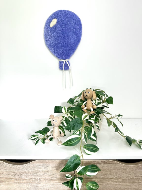 Tuftet farverig ballon (stor)- Håndlavet vægkunst i 100% uld.