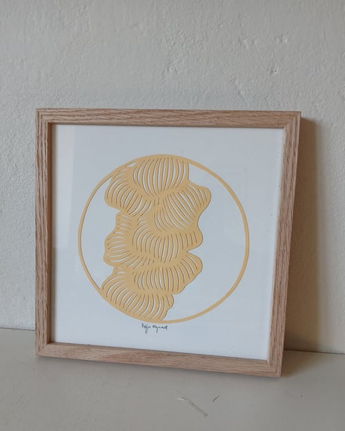 20x20cm papercut, banana, indrammet