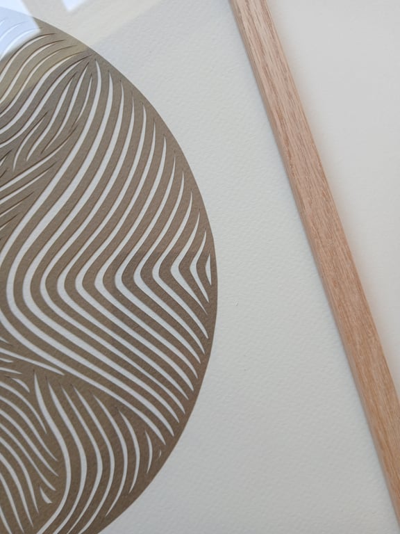 30x30cm papercut, støvet kahki, indrammet (3)