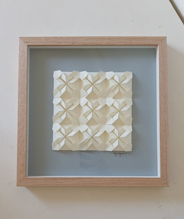 30x30cm foldet værk, dueblå. indrammet  (2)