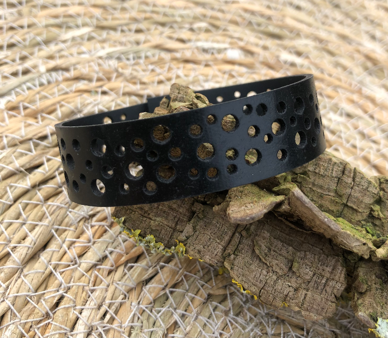 Armbånd med huller  billede 2