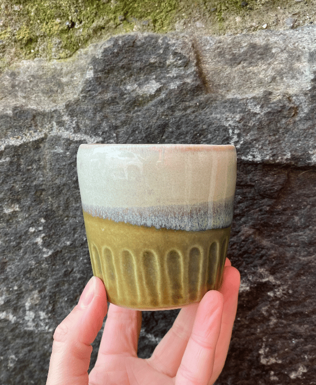 Lille hånddrejet kop  billede 2