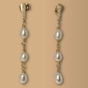 Hvide øreringe  – produktbillede