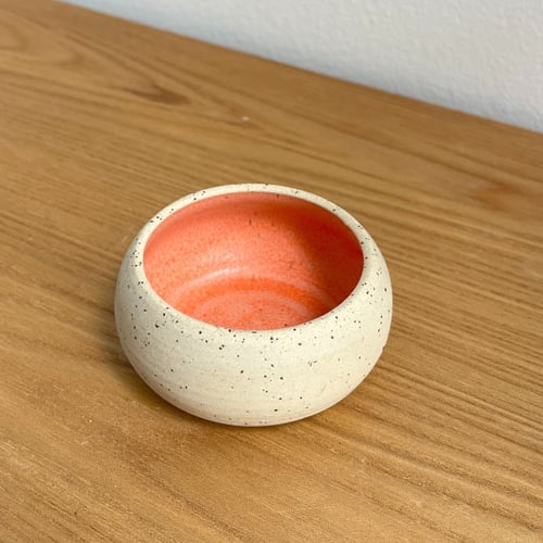 Lille rund skål med orange glasur (6)