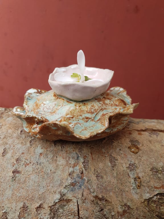 Lille håndformet skulpturel skål billede 6