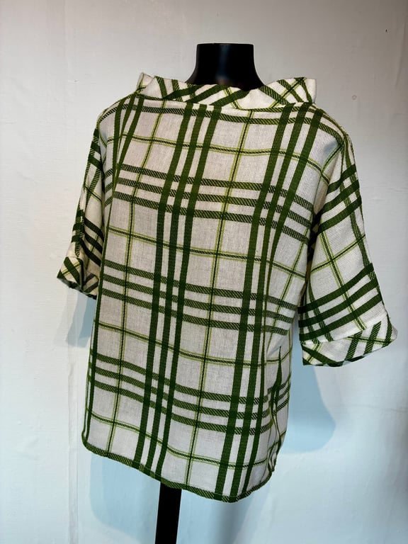 Trine-bluse med grønne tern billede 2