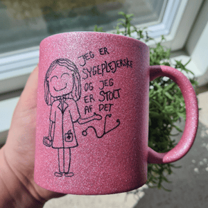 Krus: Jeg er sygeplejerske og jeg er stolt af det Pink Glimmer – produktbillede