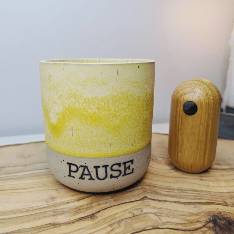 Gul PAUSE kop