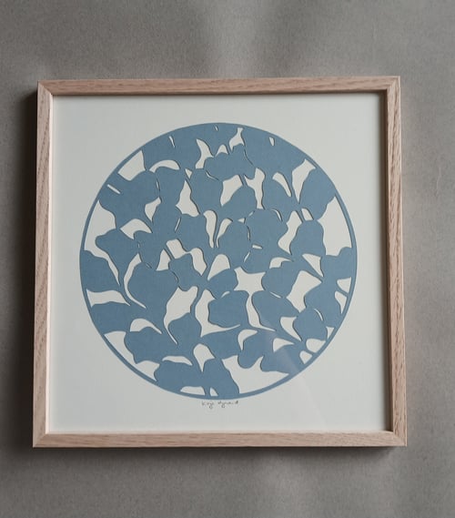 30x30cm papercut, støvet blå,  indrammet  (4)