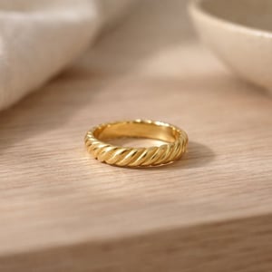 Croissant ring – guld Justerbar – produktbillede