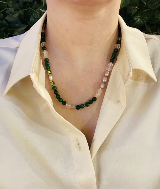 Bjergkrystal og Jade halskæde