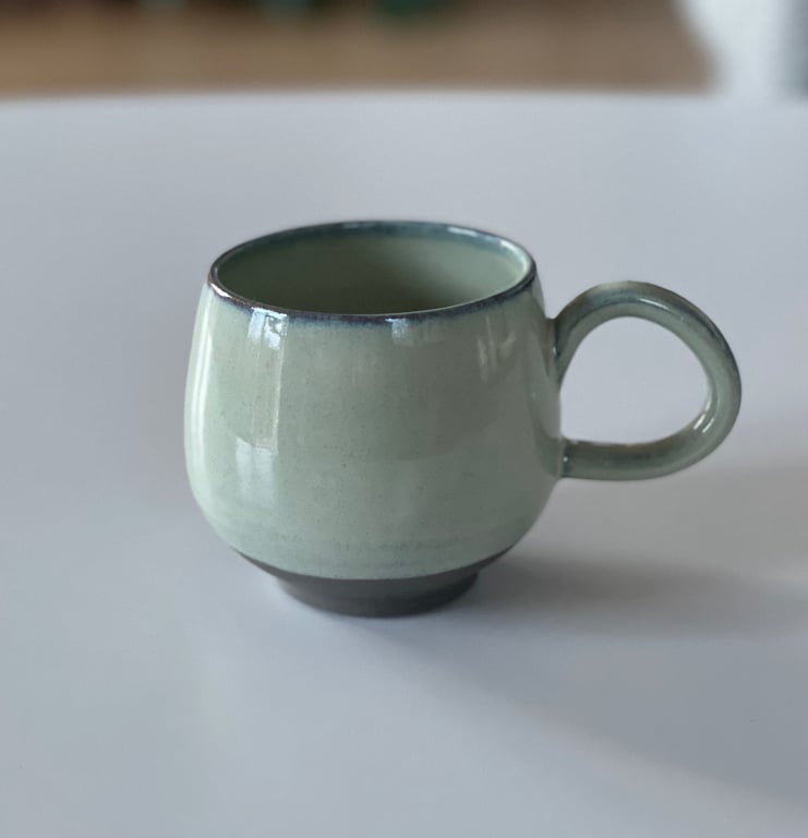 Buttet kop, mørkt ler, pebermynte