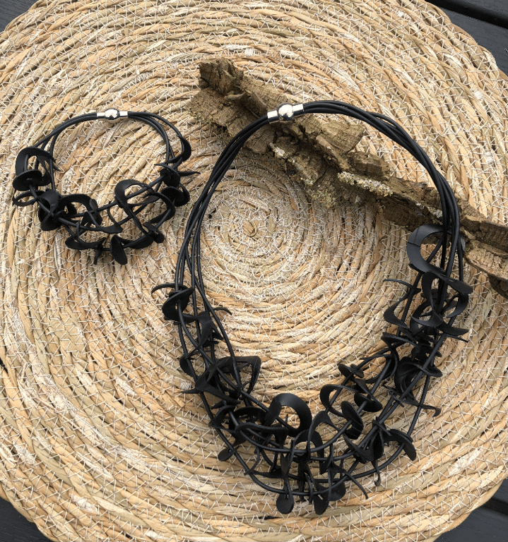 Armbånd med snørkler billede 3