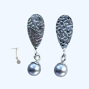 Dagmar_Lys grå perle – produktbillede