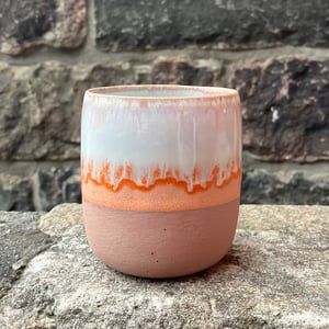 Hånddrejet kop – produktbillede