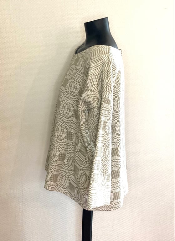 Anna-bluse i sart mønster billede 4