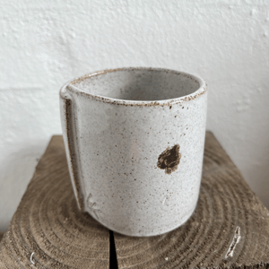 Kop med overlap, hvid/nistret – produktbillede