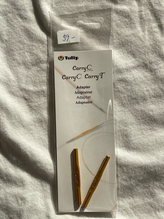 Pakke med Tulip Carry C og Carry T adaptere til strikkepinde, prisetiket 39 kr.