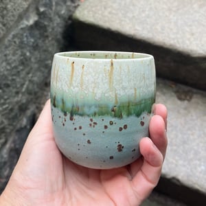 Hånddrejet kop  – produktbillede